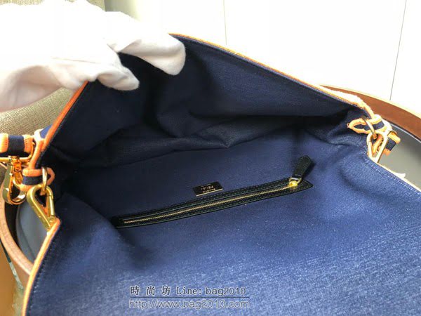 FENDI女包 頂級原單 Baguette大號翻蓋手袋 深藍色棉牛仔布 橙色刺繡邊緣 芬迪斜挎女包  fdz2106